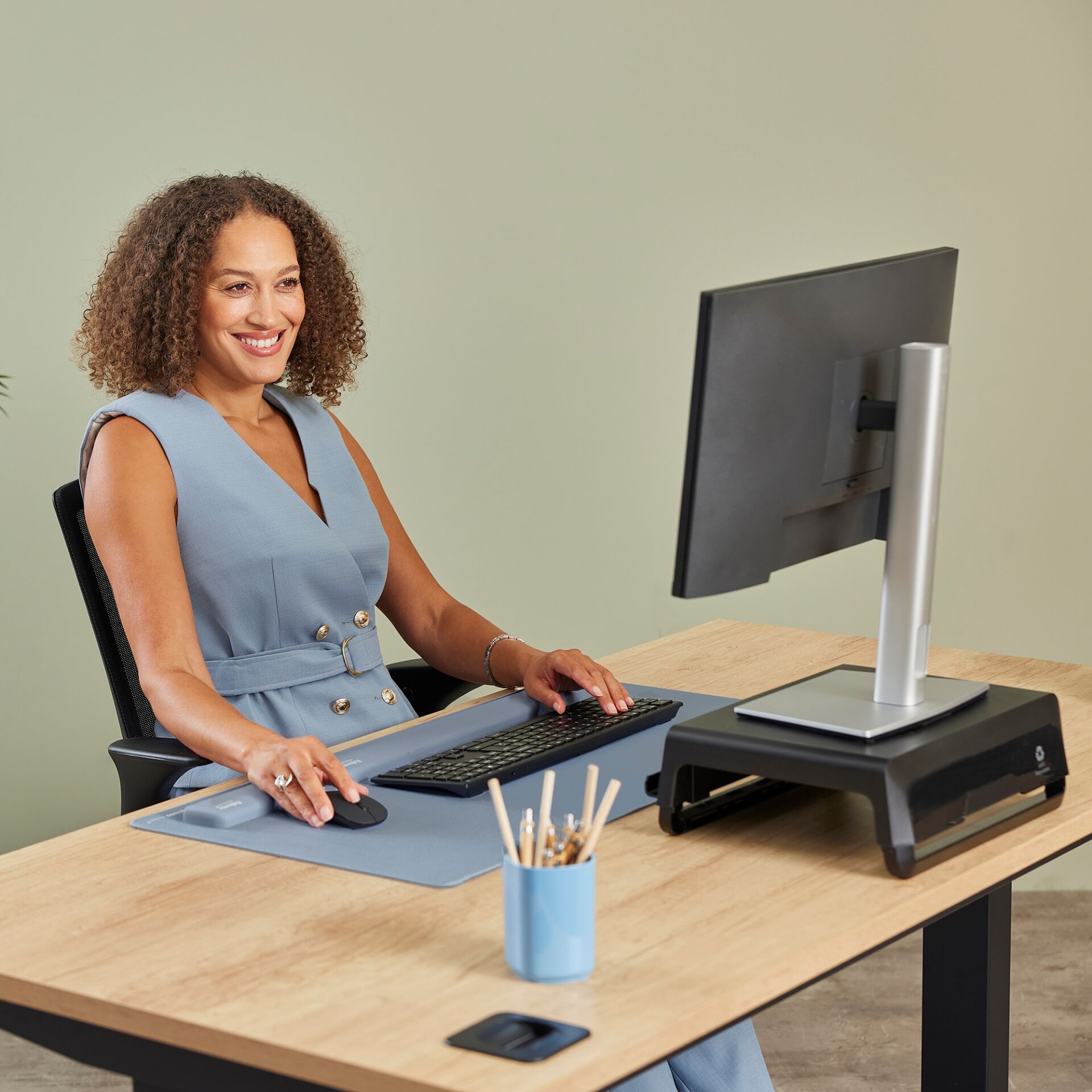 Schreibtisch, Mobiliar, Tabelle, Person, Frau