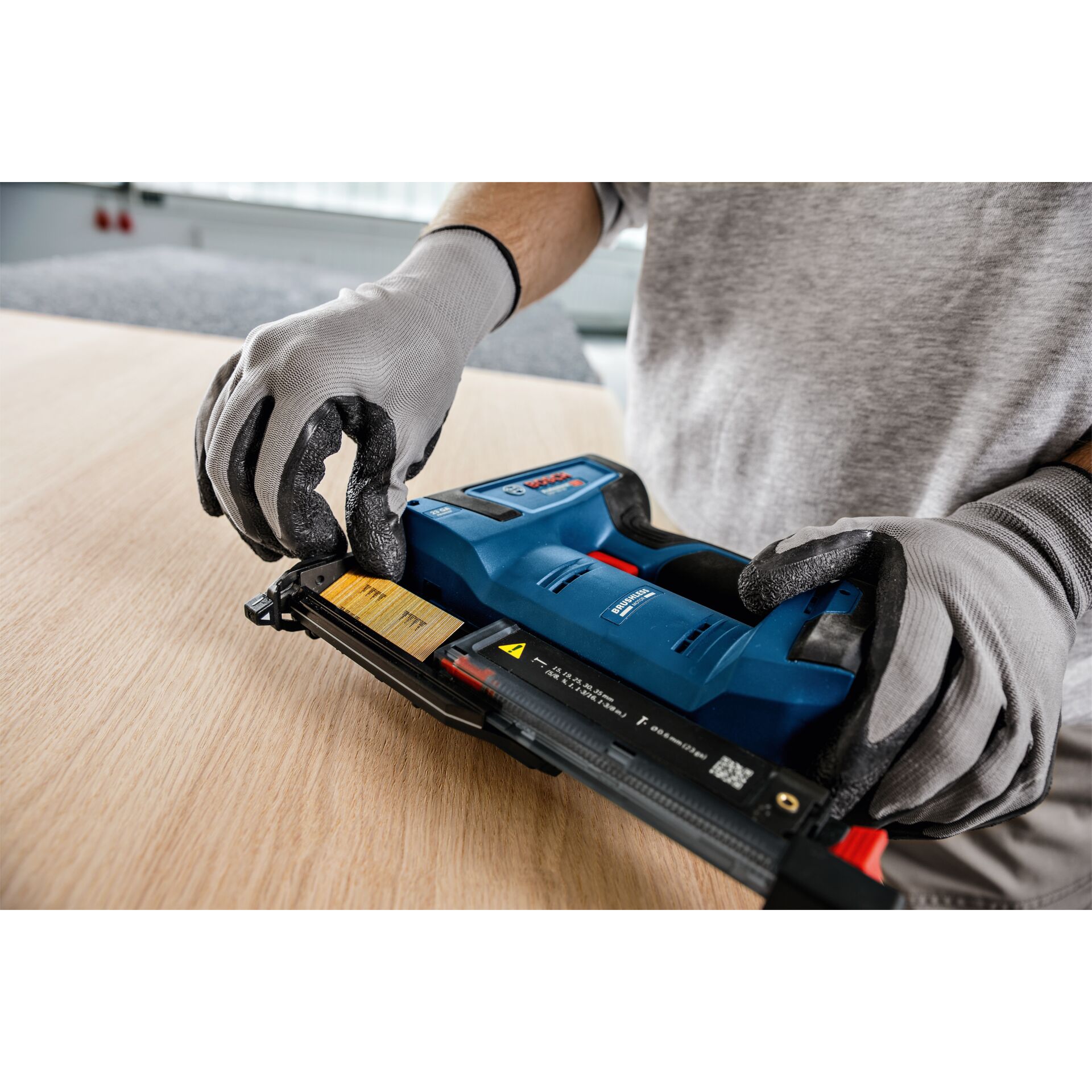 Drinnen, Innenarchitektur, Kleidung, Handschuh