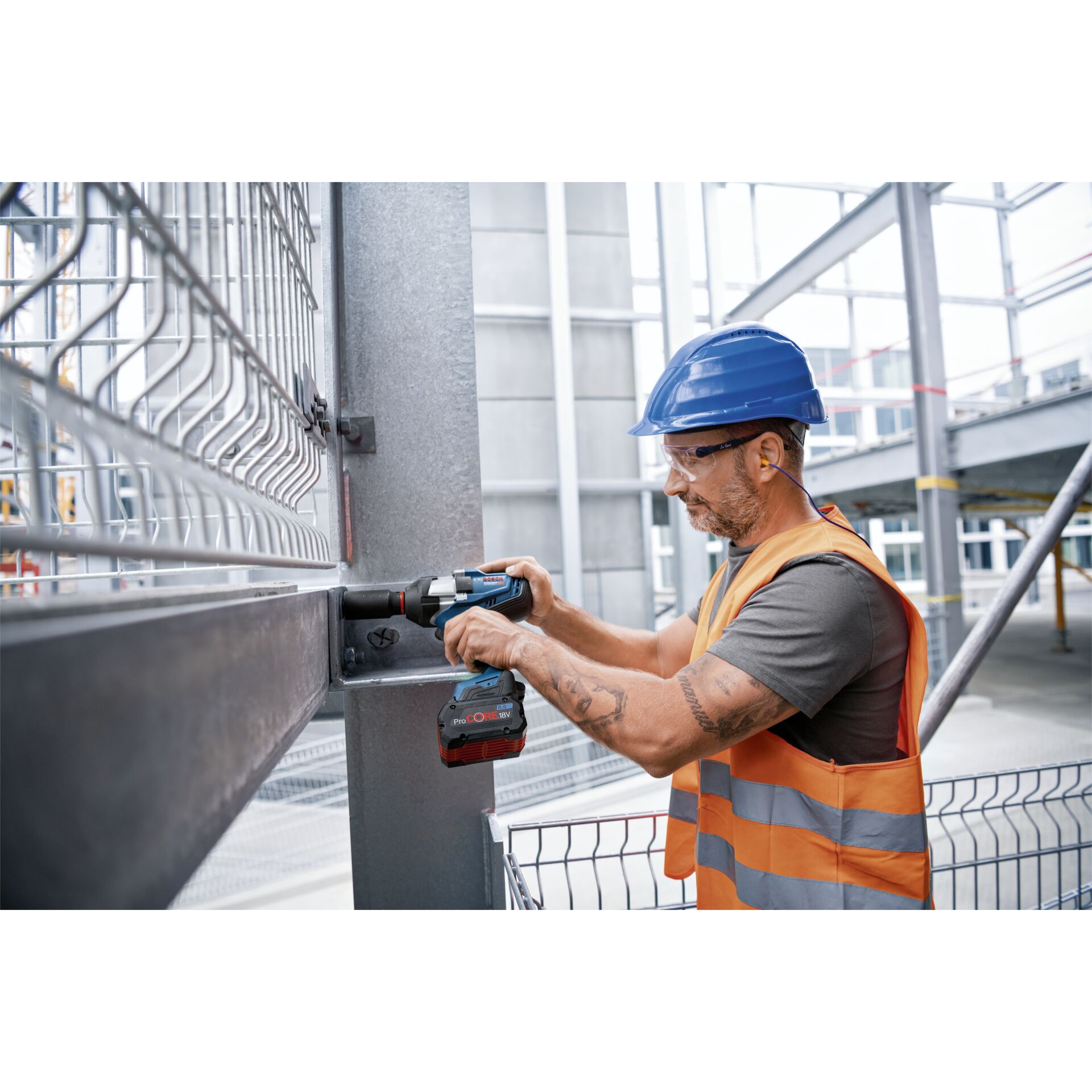 Person, Arbeiter, Elektrische Bohrmaschine, Helm, Sicherheit
