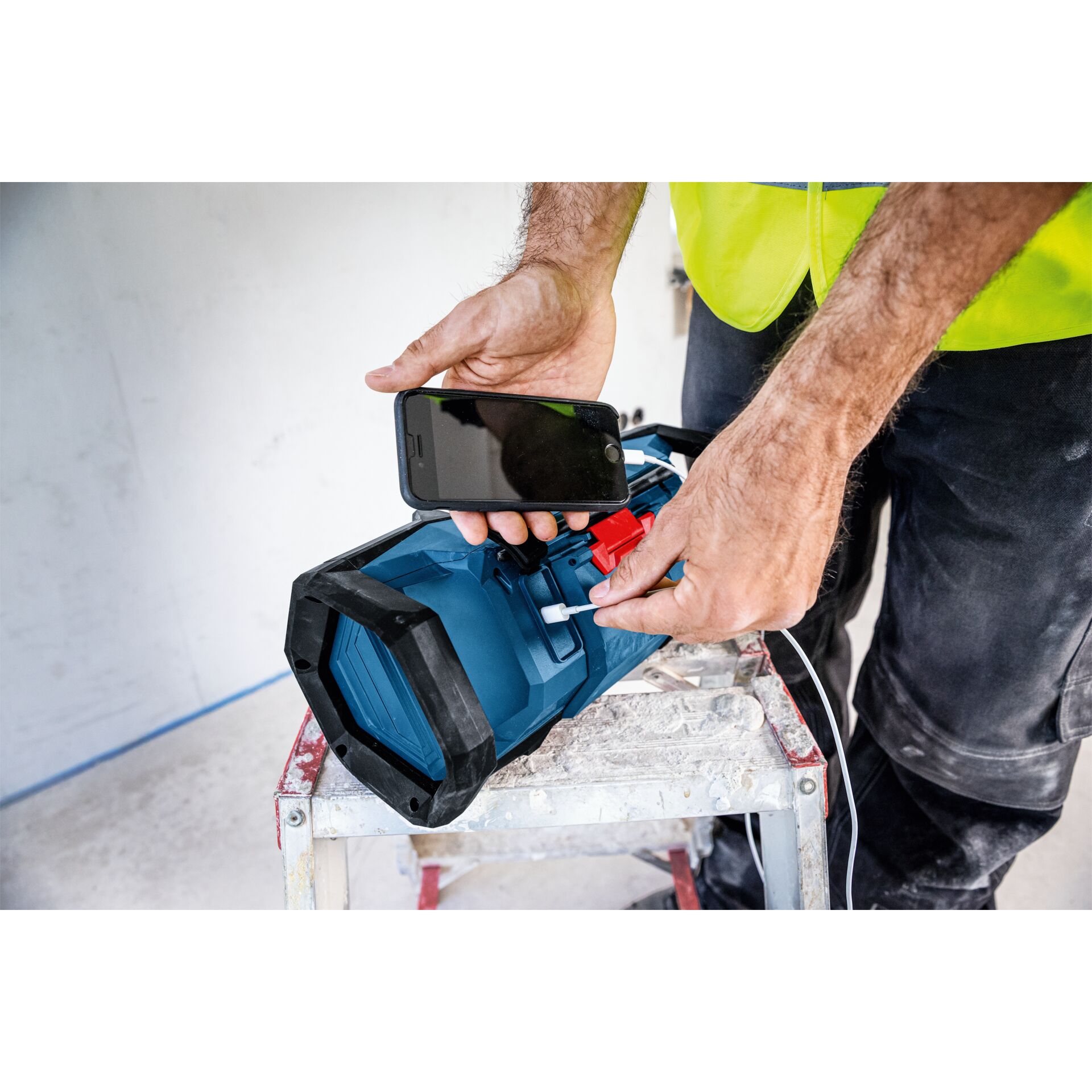 Akku-Bohrmaschine, Blue Power Tool, Ladegerät, Batterie, Kabelsalat