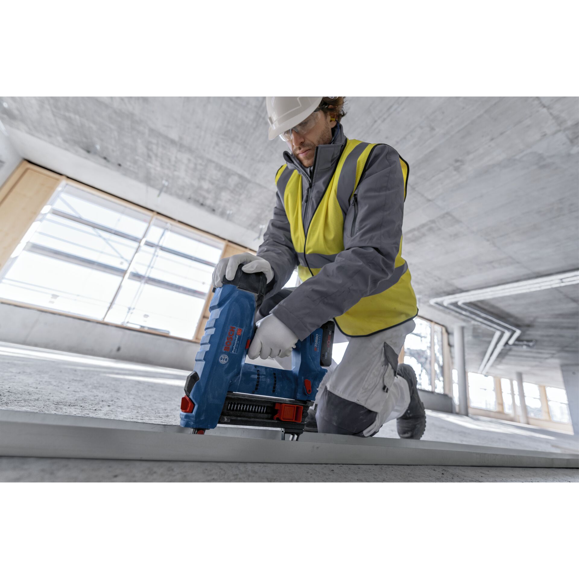 Person, Arbeiter, Handschuh, Elektrische Bohrmaschine, Schuh