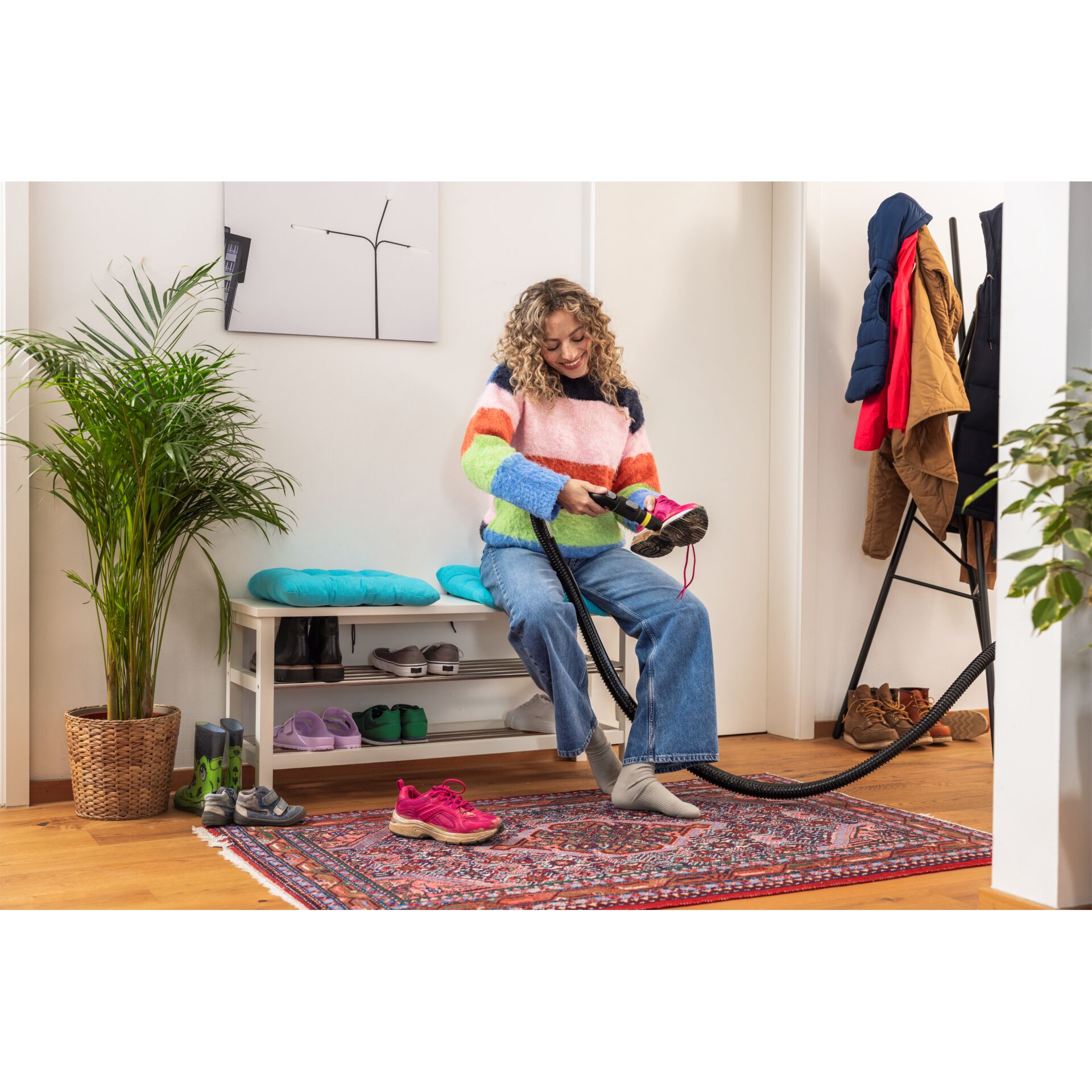 Innenarchitektur, Person, Sitzen, Dekoration für Zuhause, Pflanze