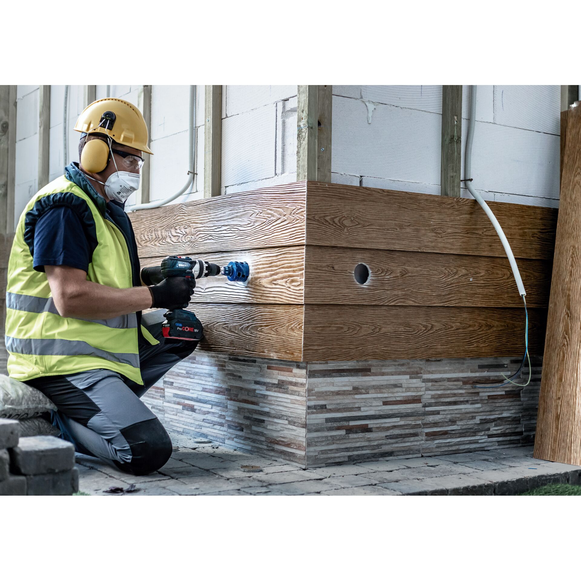 Drinnen, Innenarchitektur, Person, Arbeiter, Elektrische Bohrmaschine, Drinnen, Innenarchitektur, Person, Arbeiter, Elektrische Bohrmaschine