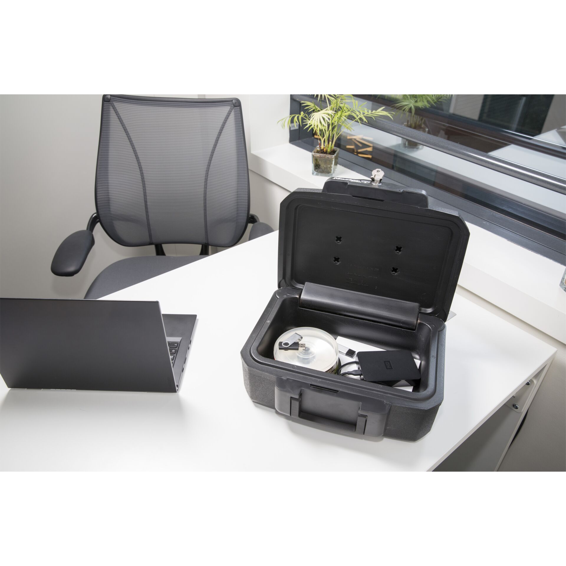 Tasche, Stuhl, Mobiliar, Laptop, PC