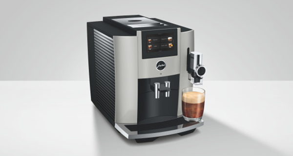 Espressomaschine, Kaffeemaschine, eingebauter Mahlwerk, Portafilter, Dampflanze