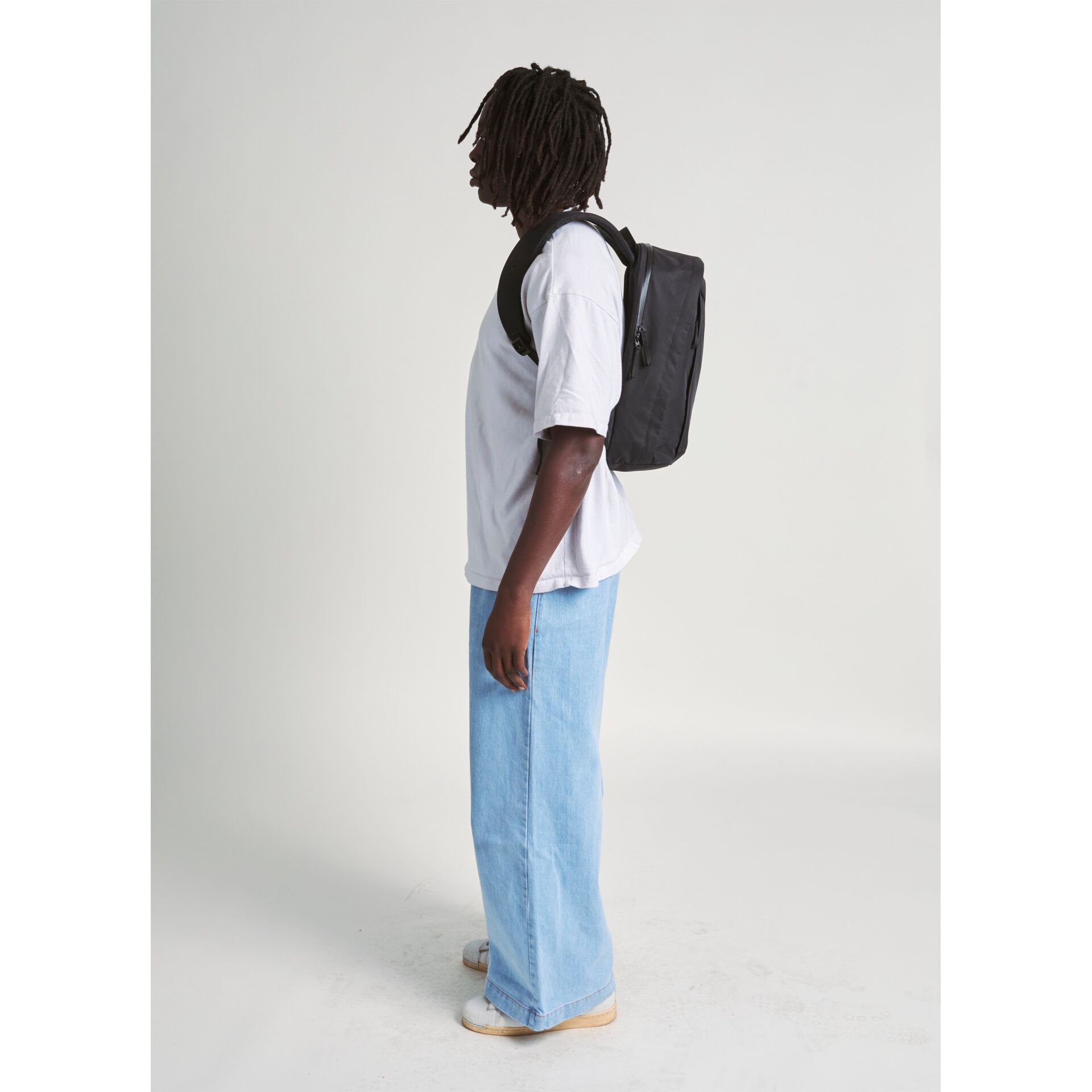 Bekleidung, Hosen, Tasche, Person, Rucksack