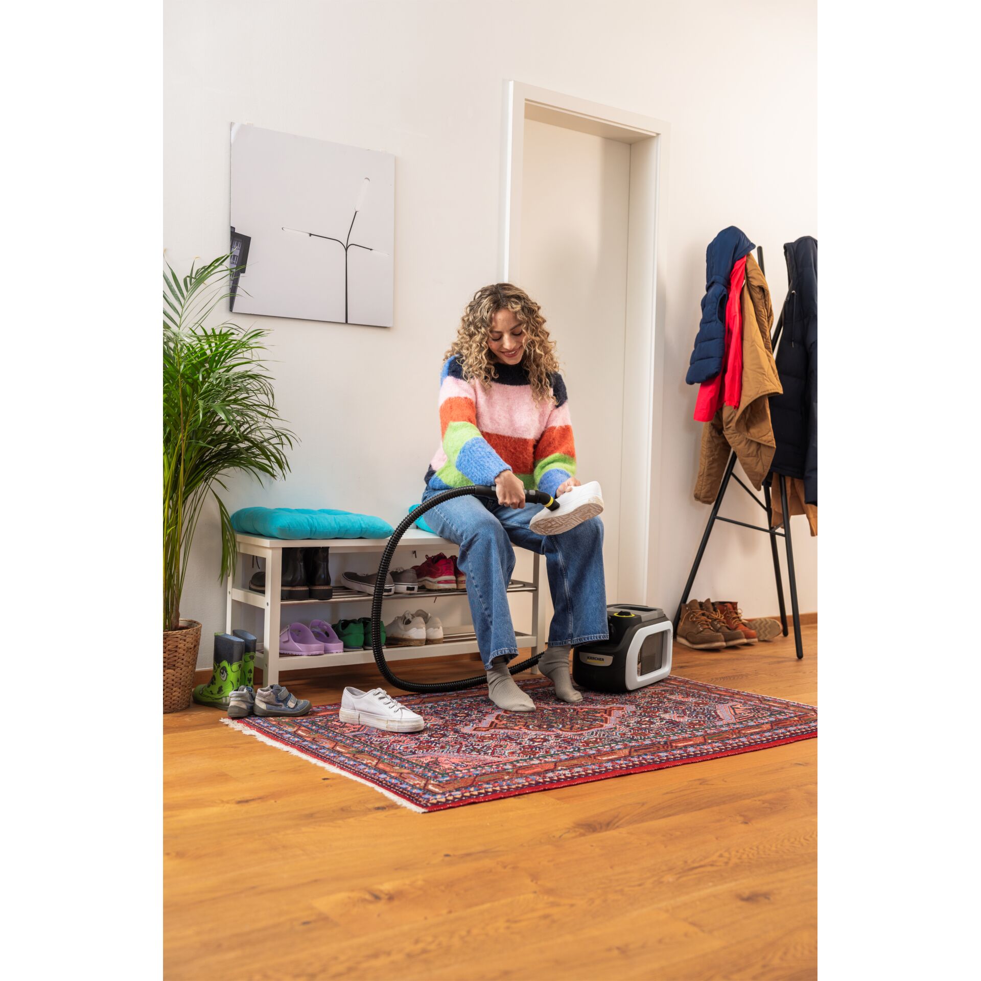 Innenarchitektur, Pflanze, Person, Schuh, Teppich