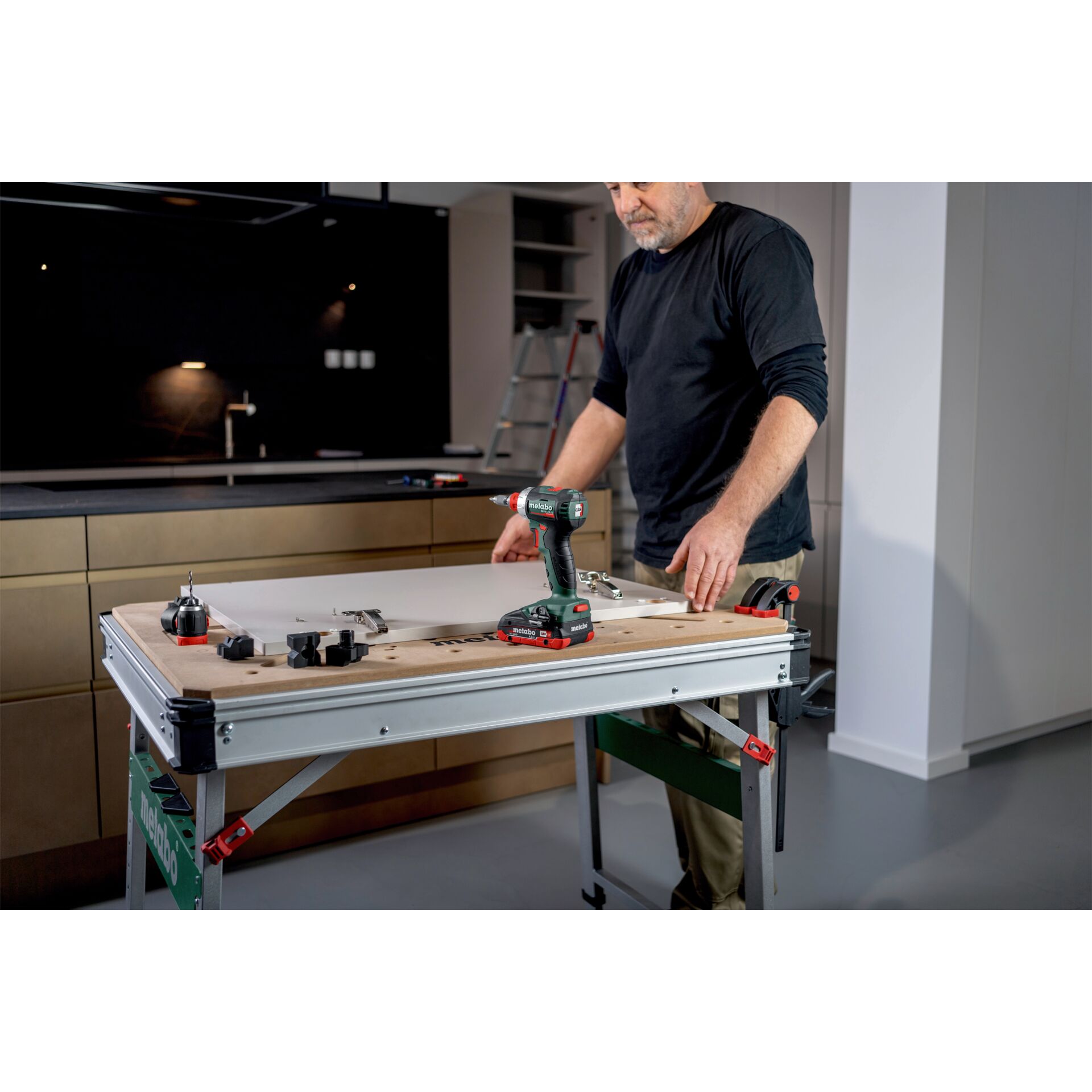 Drinnen, Innenarchitektur, Elektrische Bohrmaschine, Werkzeug, Tabelle