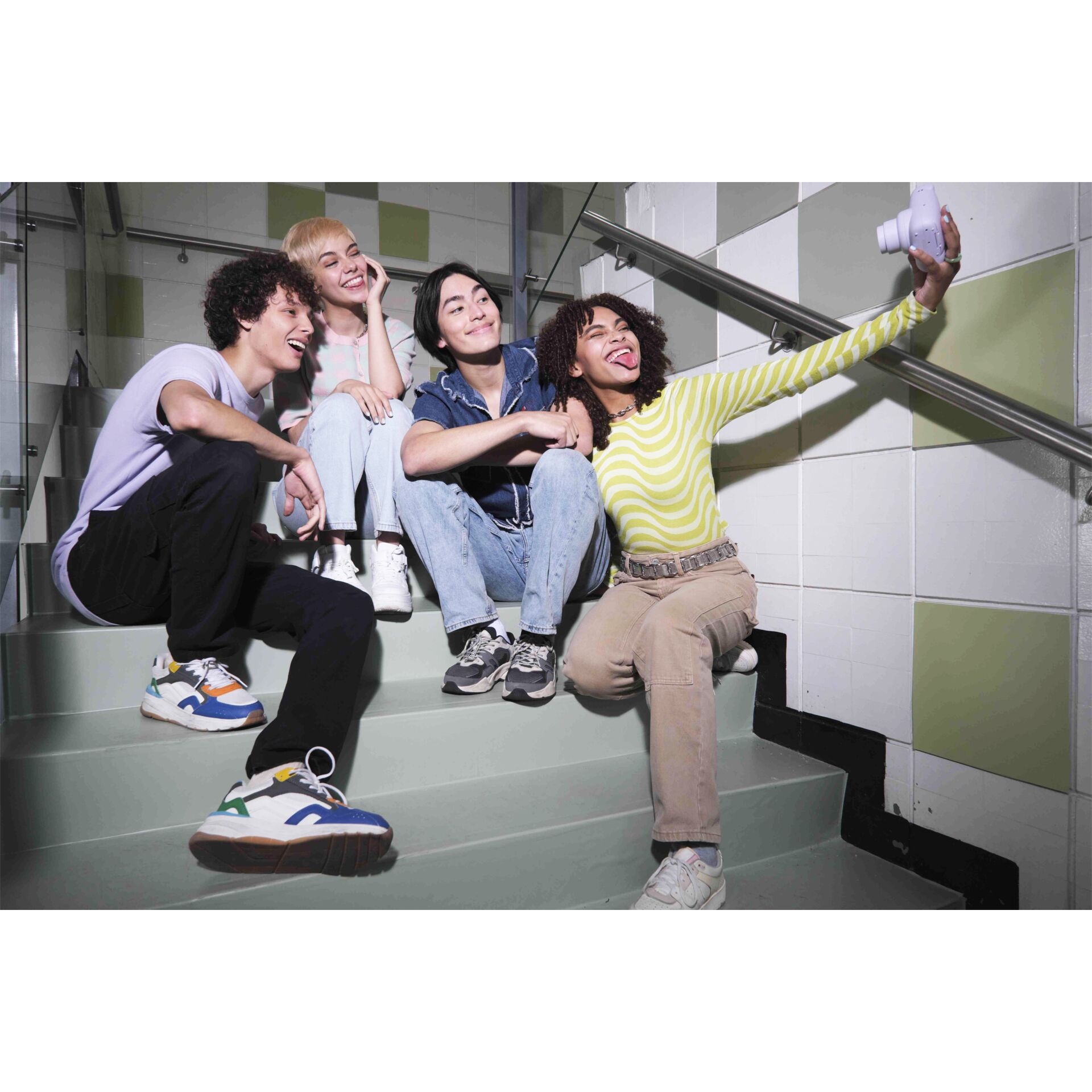 Schuh, Hosen, Junge, Person, Jugendlich