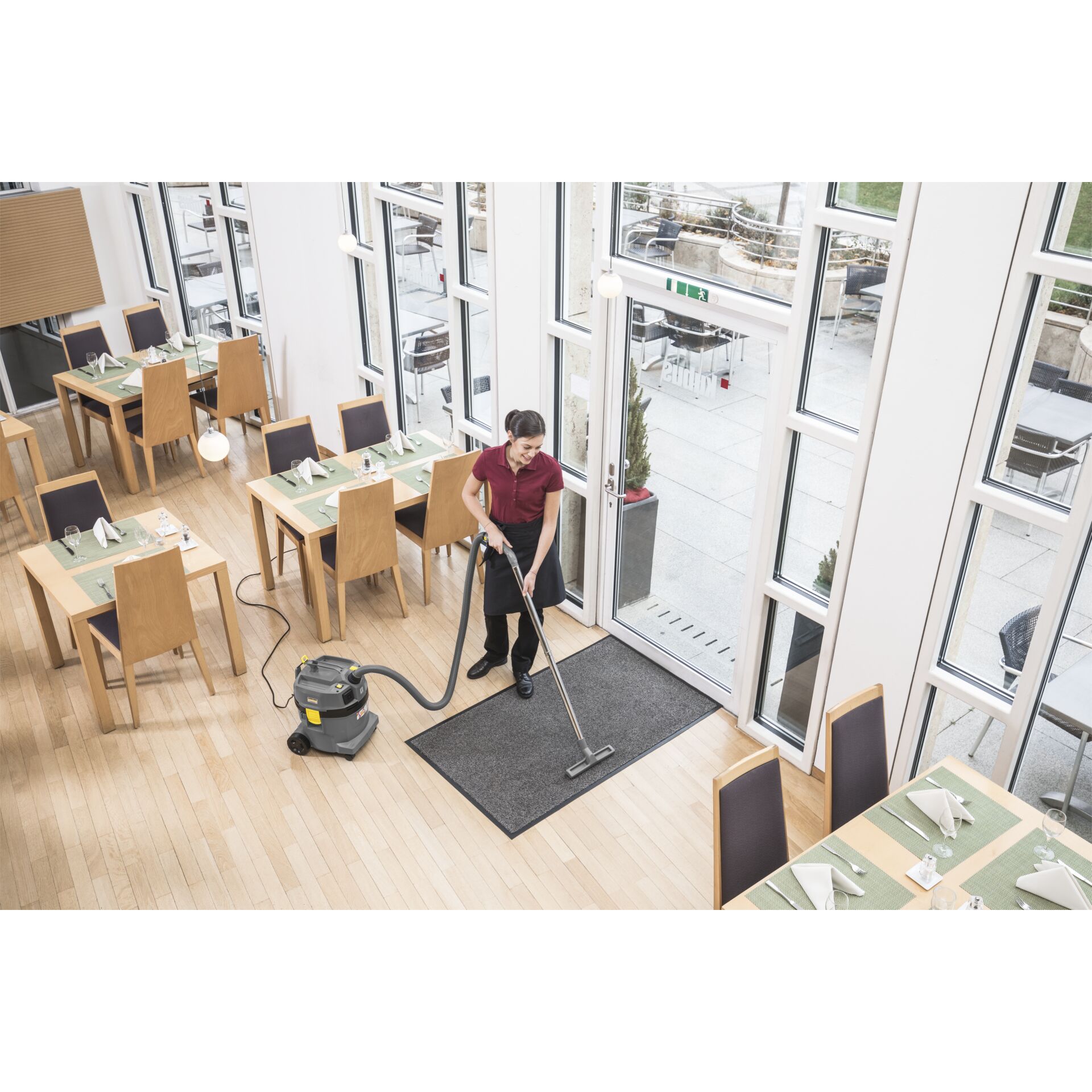 Drinnen, Innenarchitektur, Person, Schuh, Tabelle