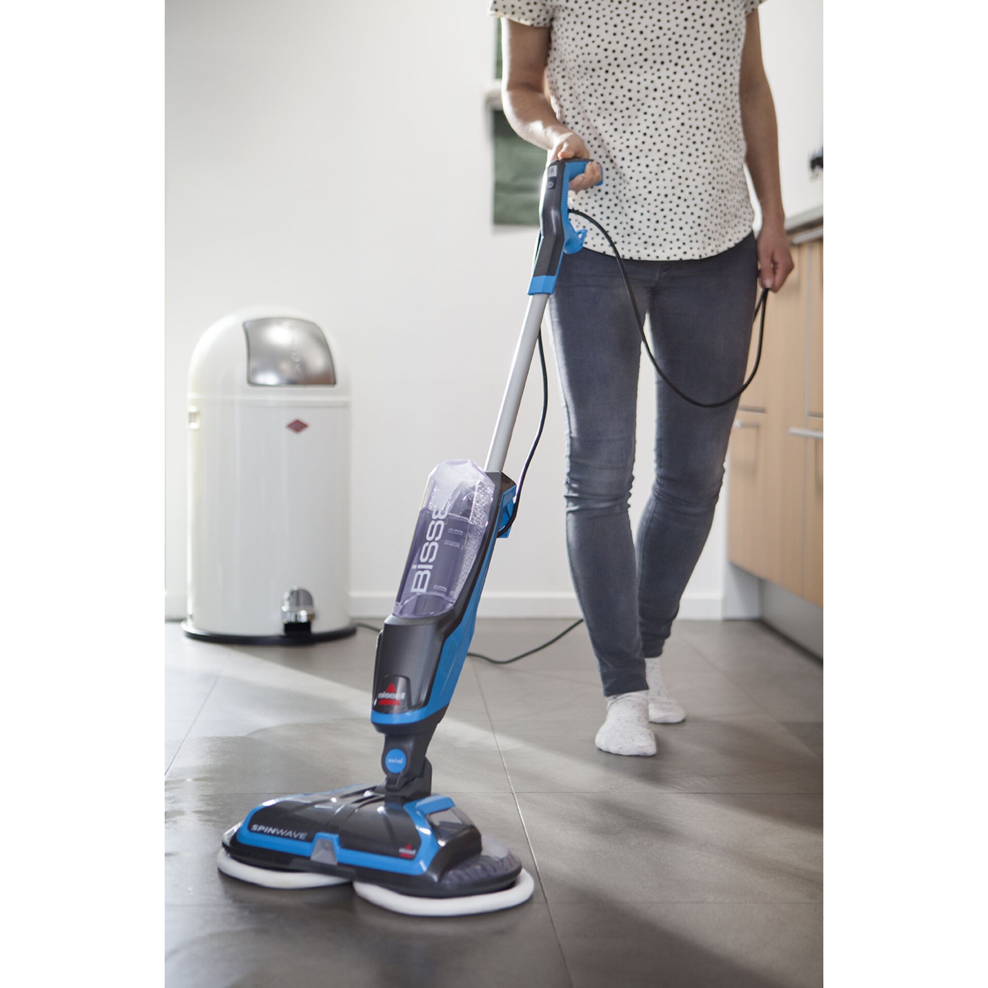 Gerät, Elektrisches Gerät, Reinigen, Person
