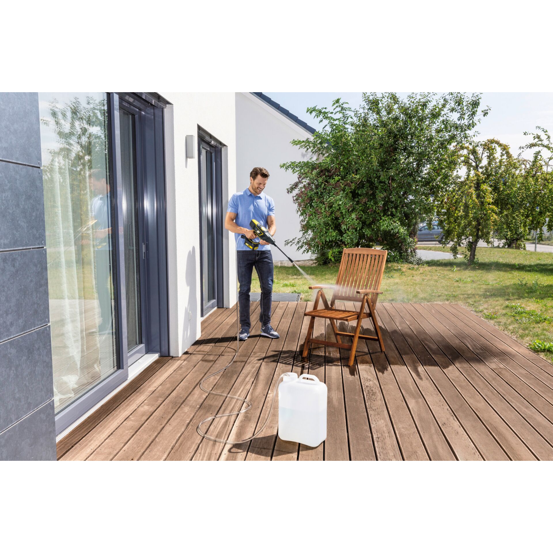 Drinnen, Innenarchitektur, Person, Schuh, Stuhl, Drinnen, Innenarchitektur, Person, Schuh, Stuhl