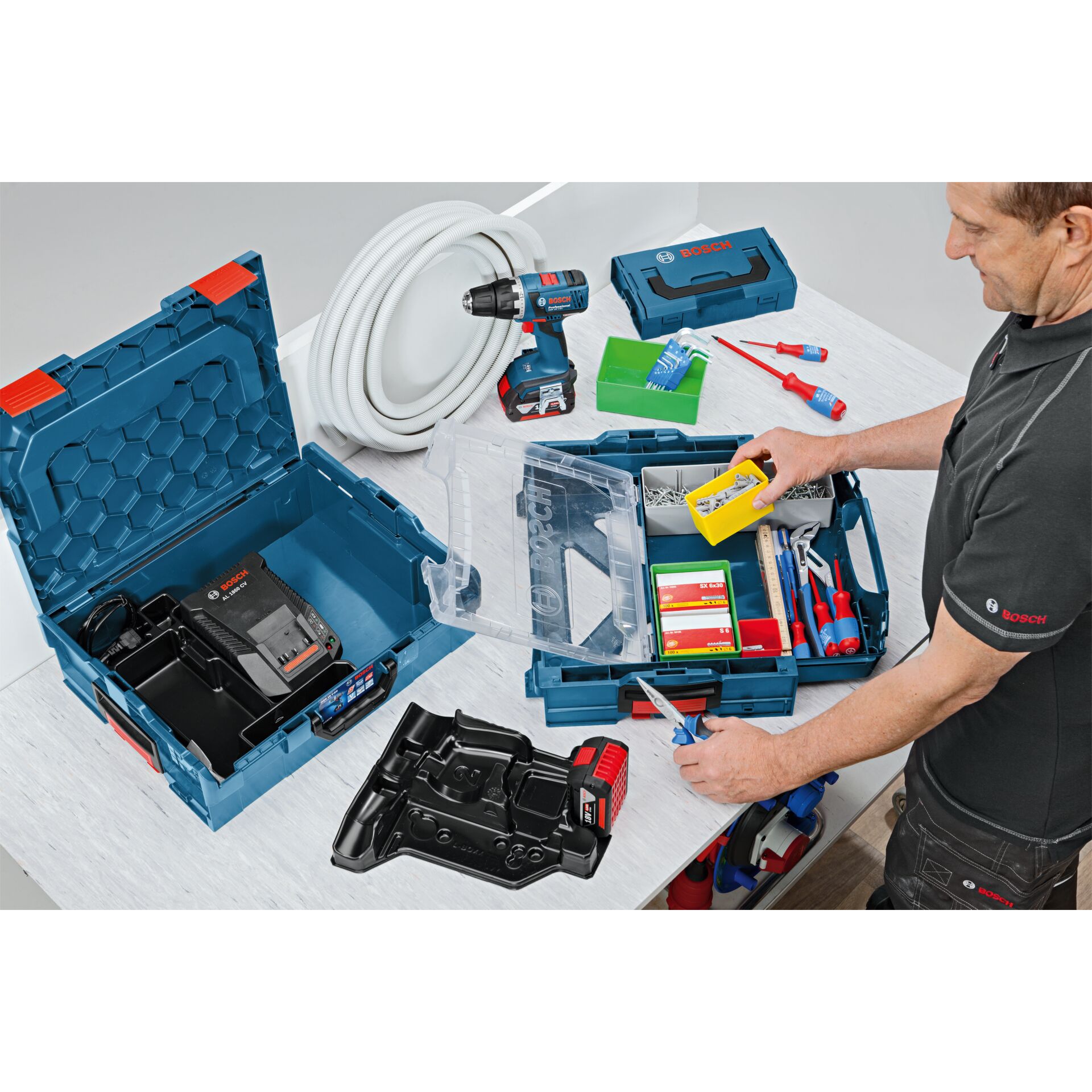Werkzeugkoffer, Werkzeugset, Bohrer, Kabel, Befestigungsmittel