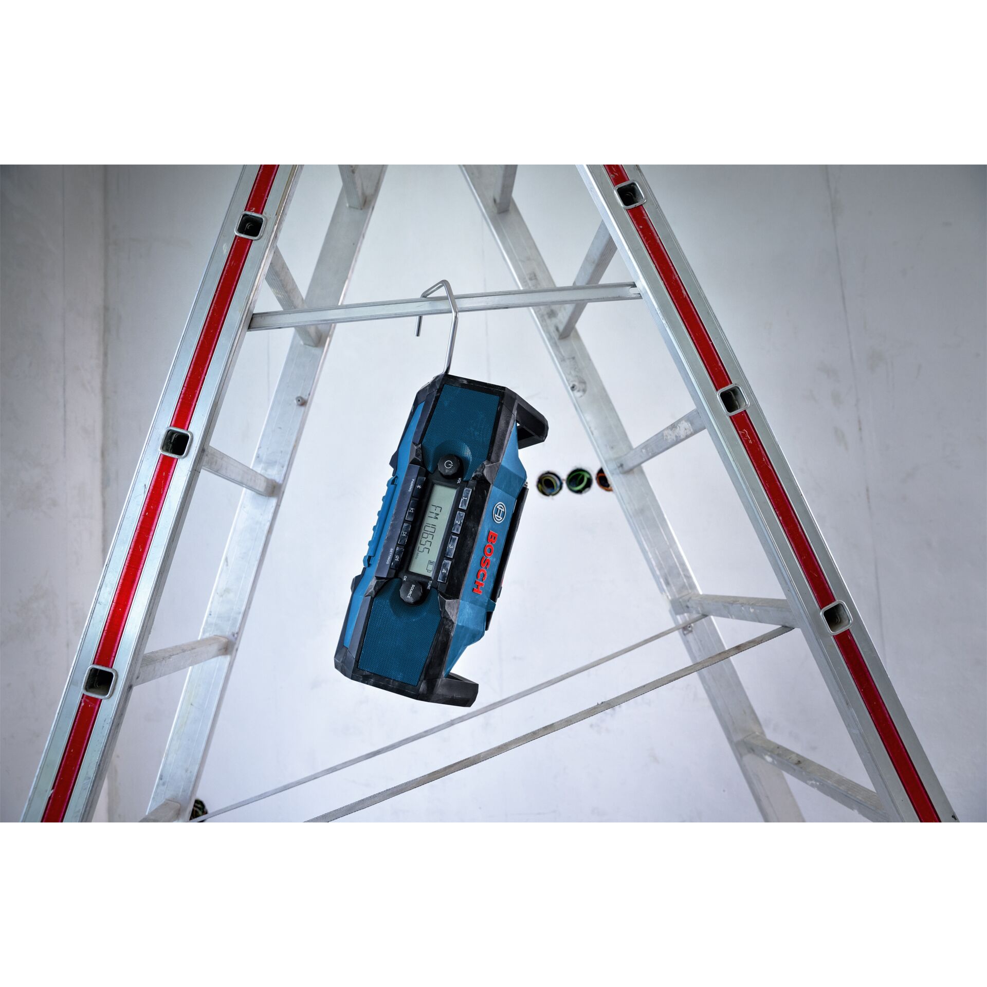 Klebematte?, Baugeräte?, Ladestation?, Messgerät, Leiter-Lift?