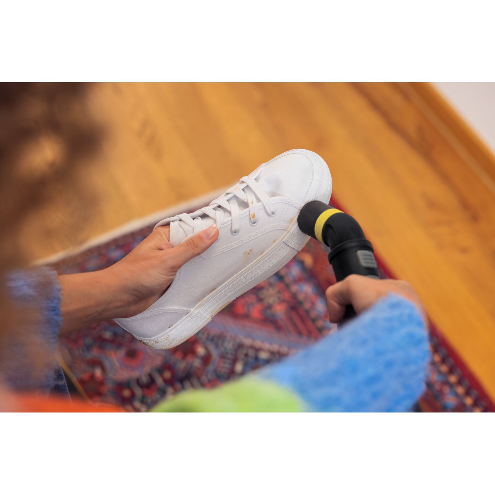 Schuhwerk, Schuh, Sneaker, Innenarchitektur, Person