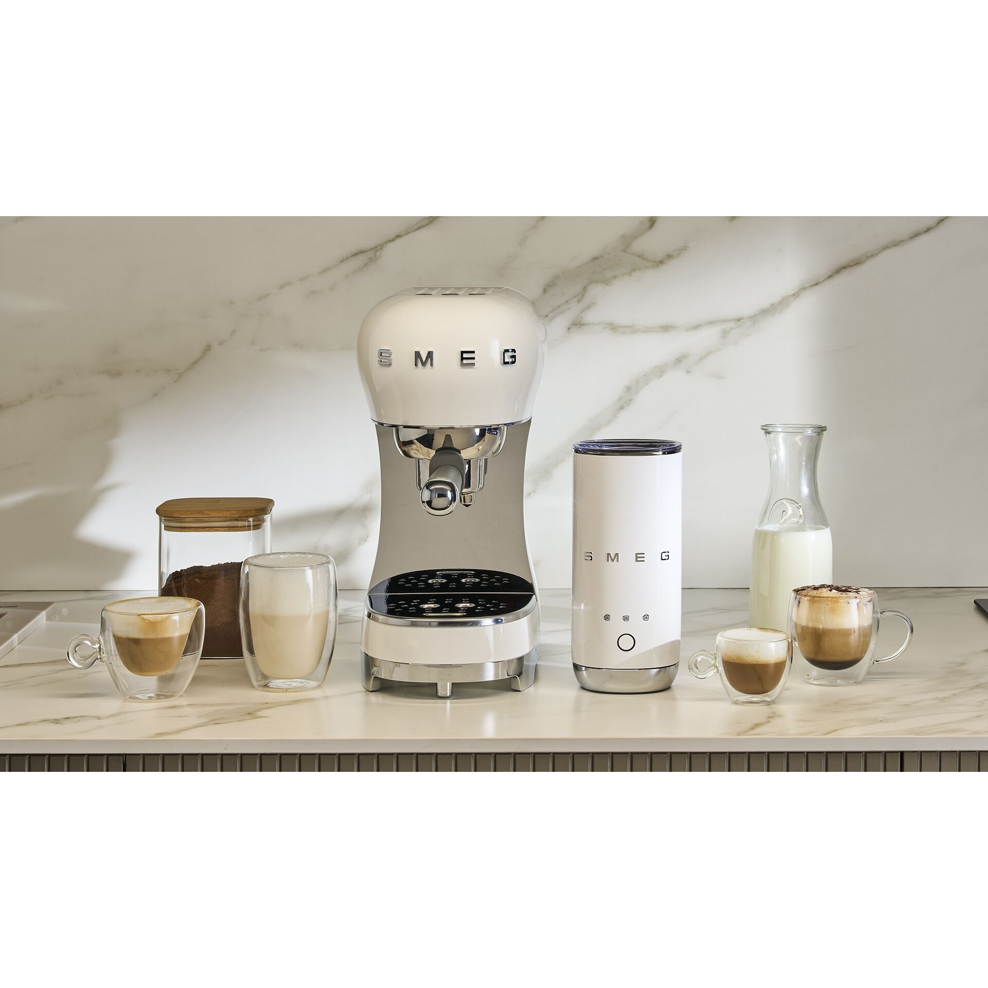 Espresso machine, Kaffeemaschine, Smeg, Kaffeemaschine?, Milchkanne?