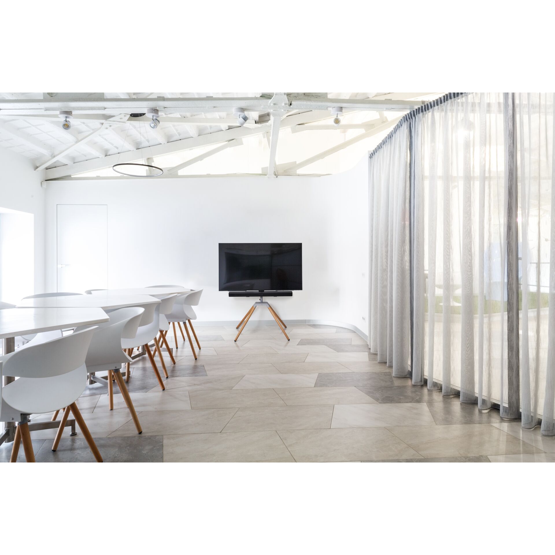 Innenarchitektur, Fußboden, Bildschirm, Bodenbeläge, Überwachen