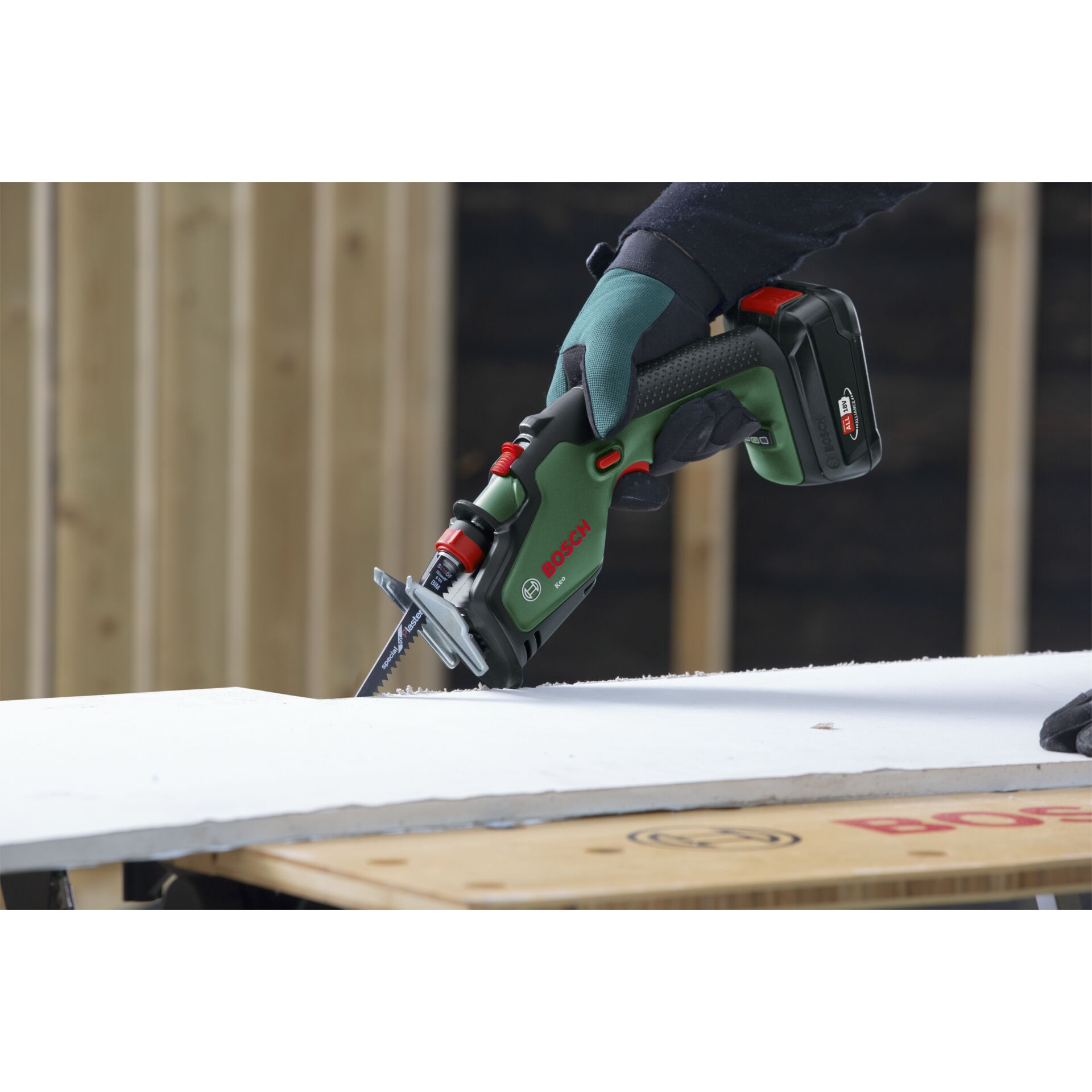 Drinnen, Innenarchitektur, Elektrische Bohrmaschine, Holz, Handschuh