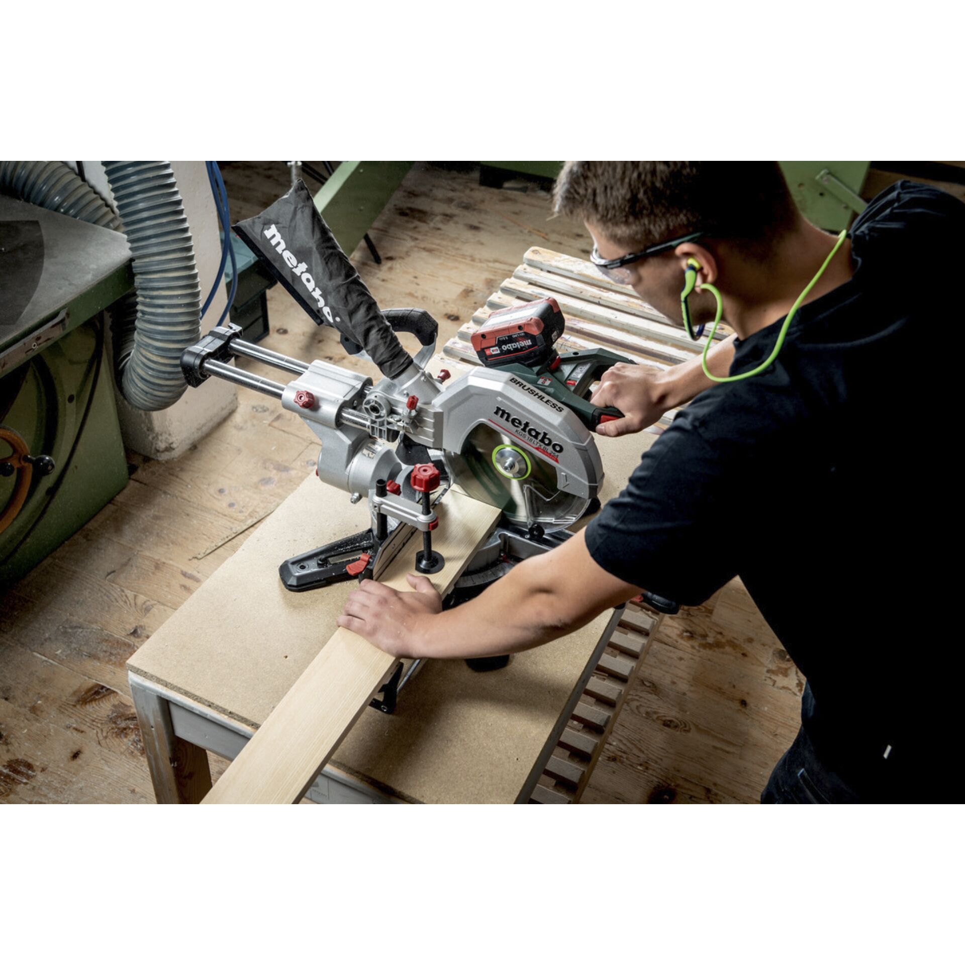 Person, Holzbearbeitung