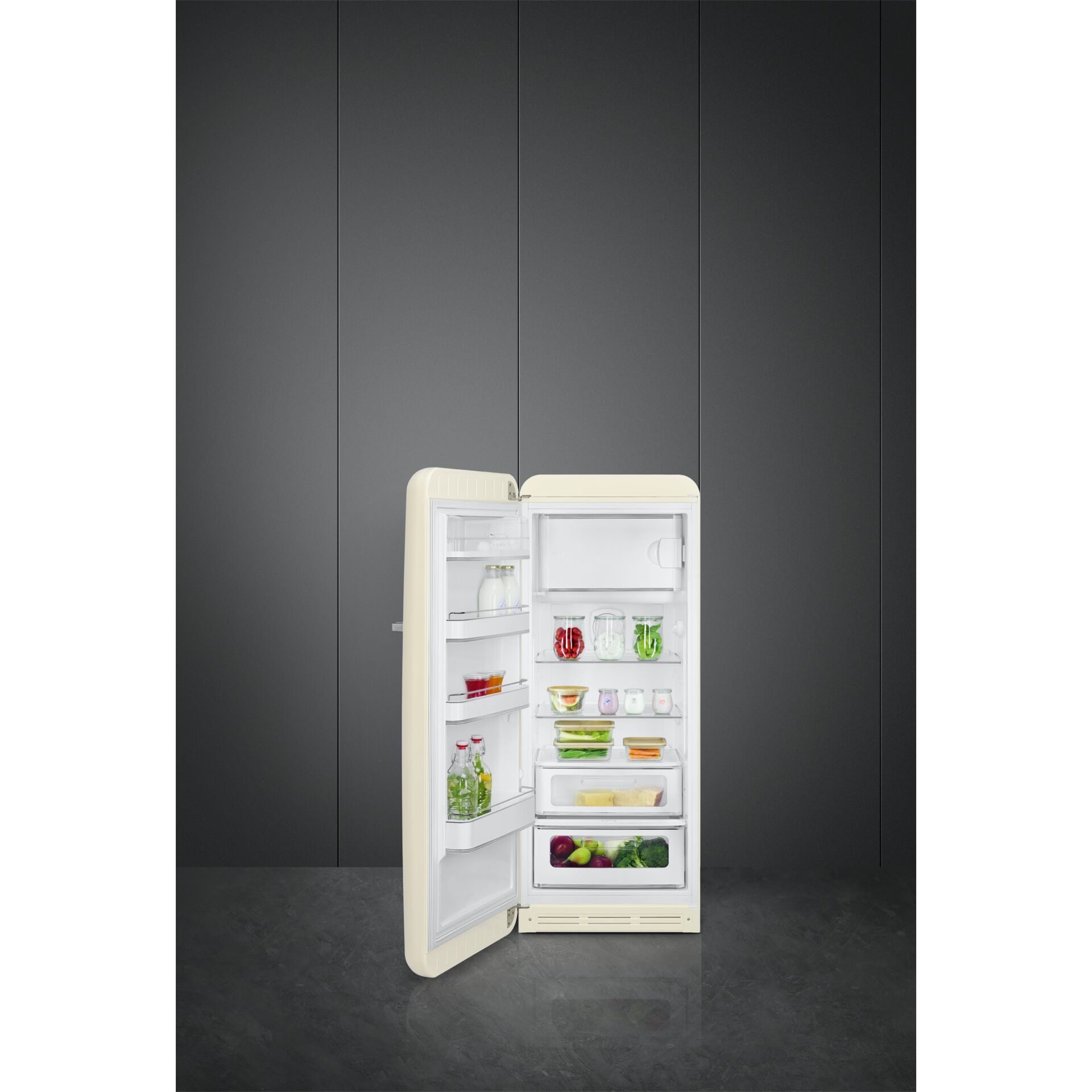 kleiner kühlschrank, mini kühlschrank, einbau kühlschrank, cremefarben, offene tür