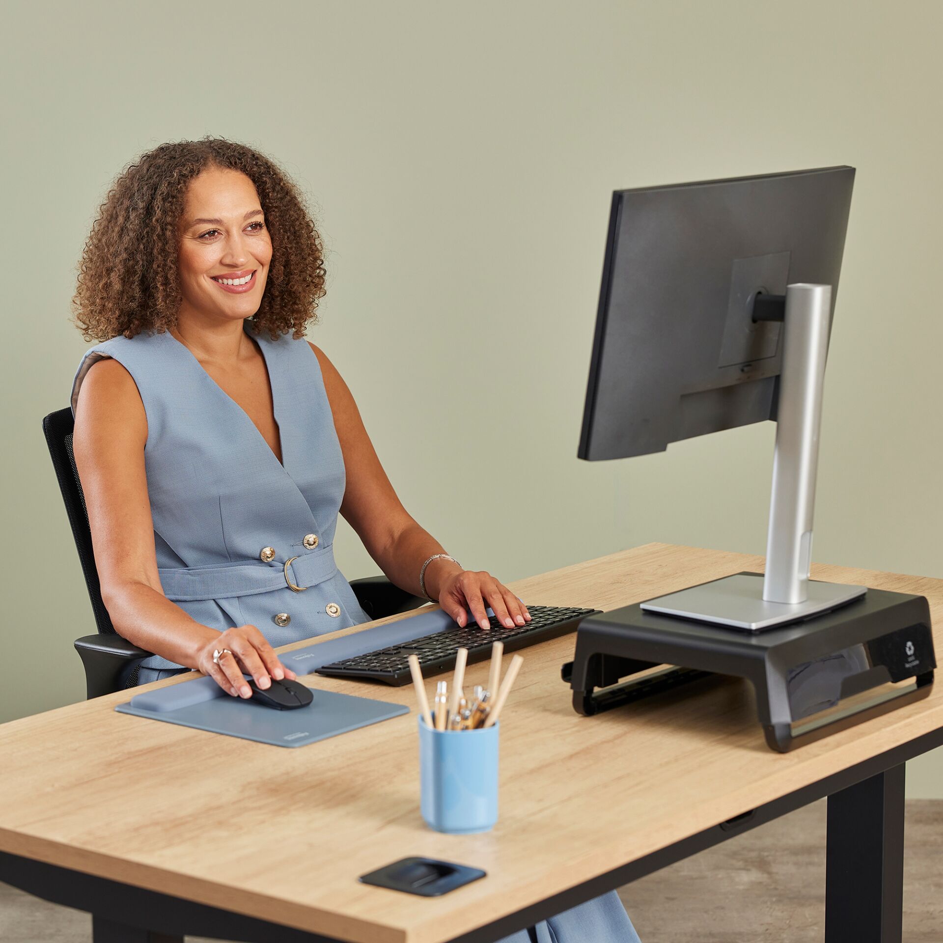 Schreibtisch, Mobiliar, Tabelle, Person, Frau
