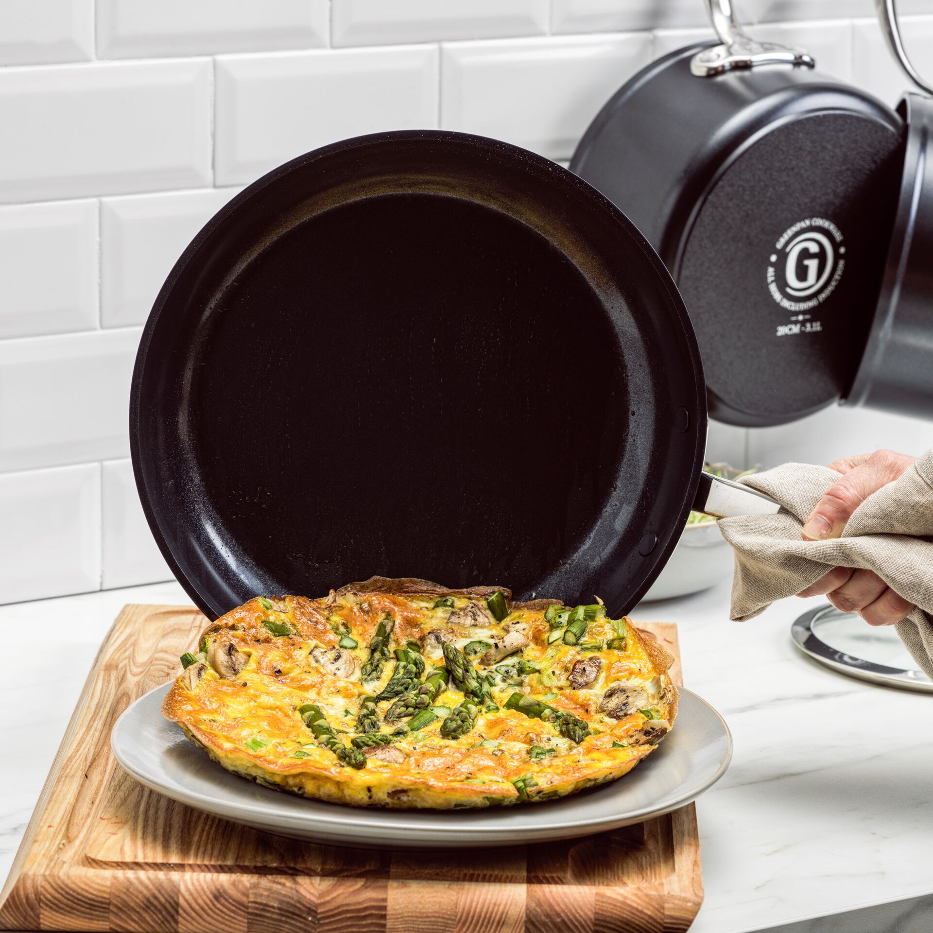 Pfannenkuchen, Kuchen, Omelett, Gemüse, Backpfanne, Pfanne, Quiche?, Spinat?, Omelett?, Pfannenpizza?