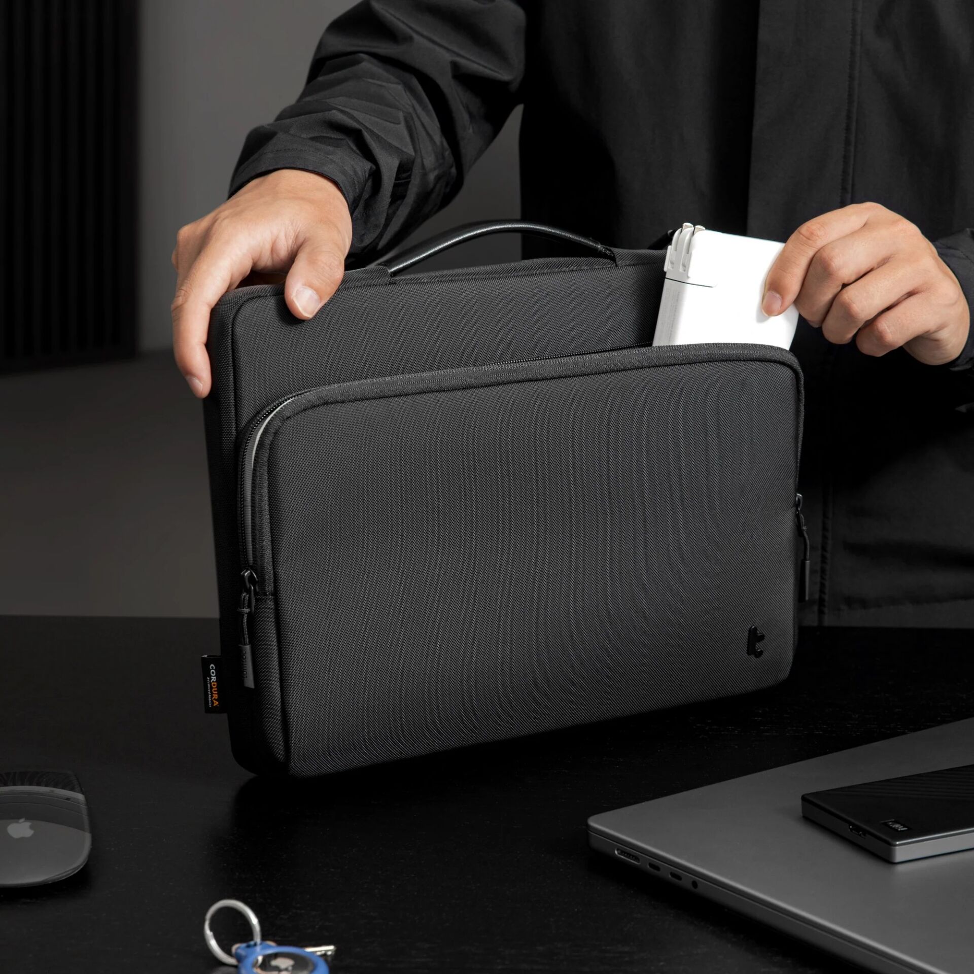 Laptop-Tasche, Messenger-Tasche, Reißverschlussfach, Schwarz, Tragegriff