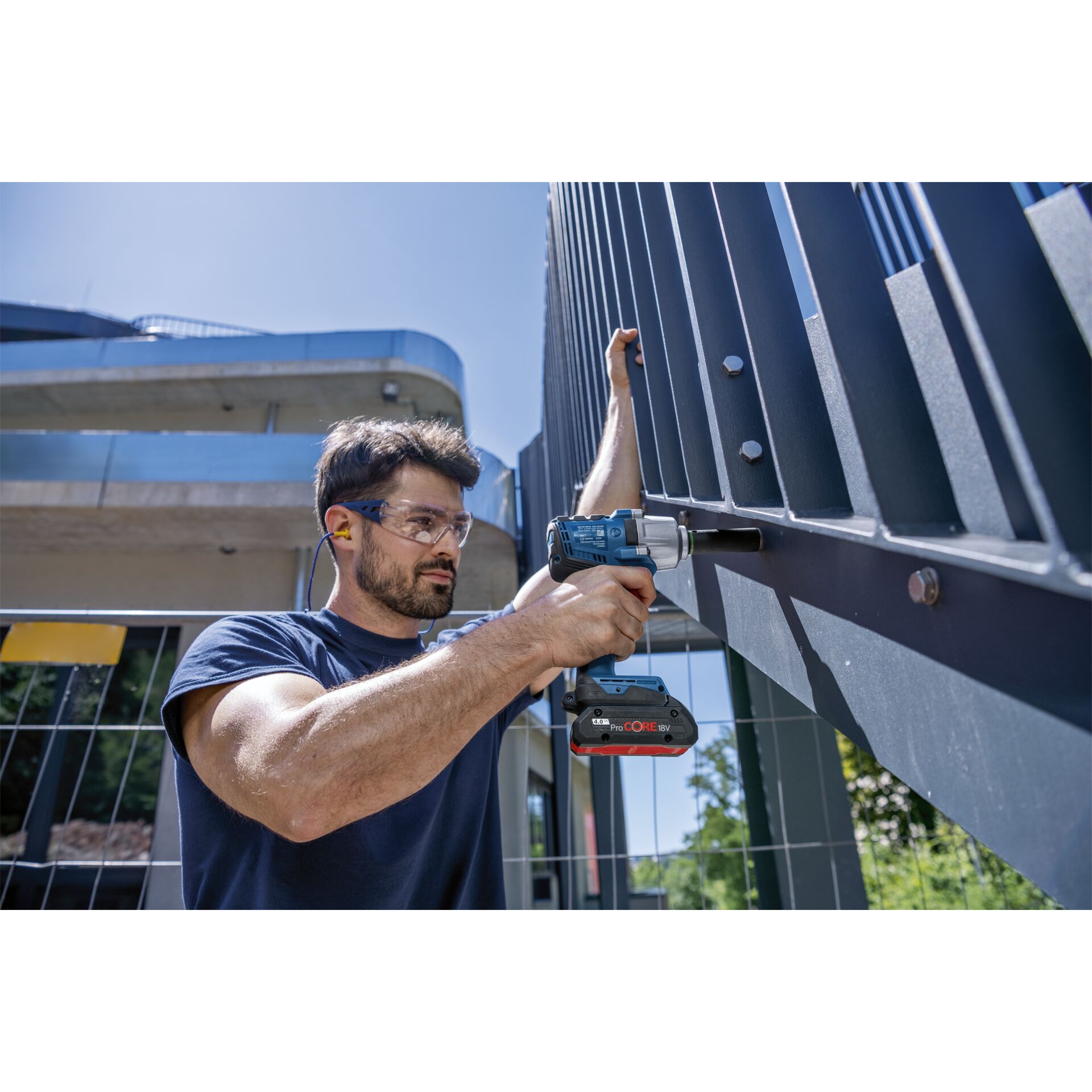 Person, Arbeiter, Elektrische Bohrmaschine, Werkzeug, Brille