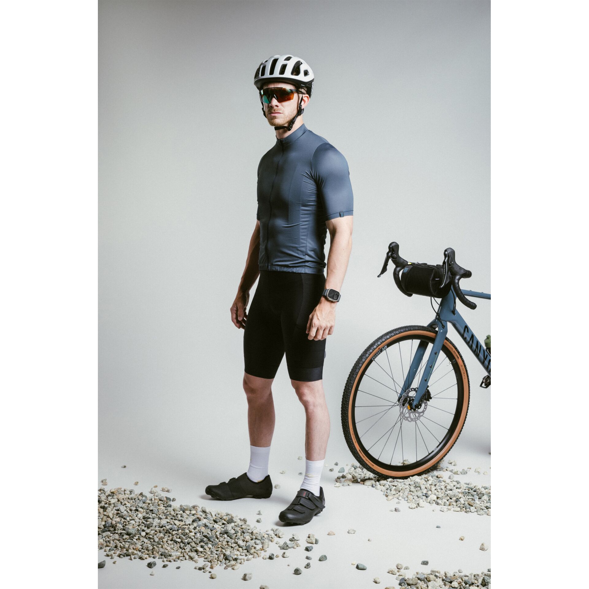 Kurze Hose, Helm, Erwachsener, Mann, Person