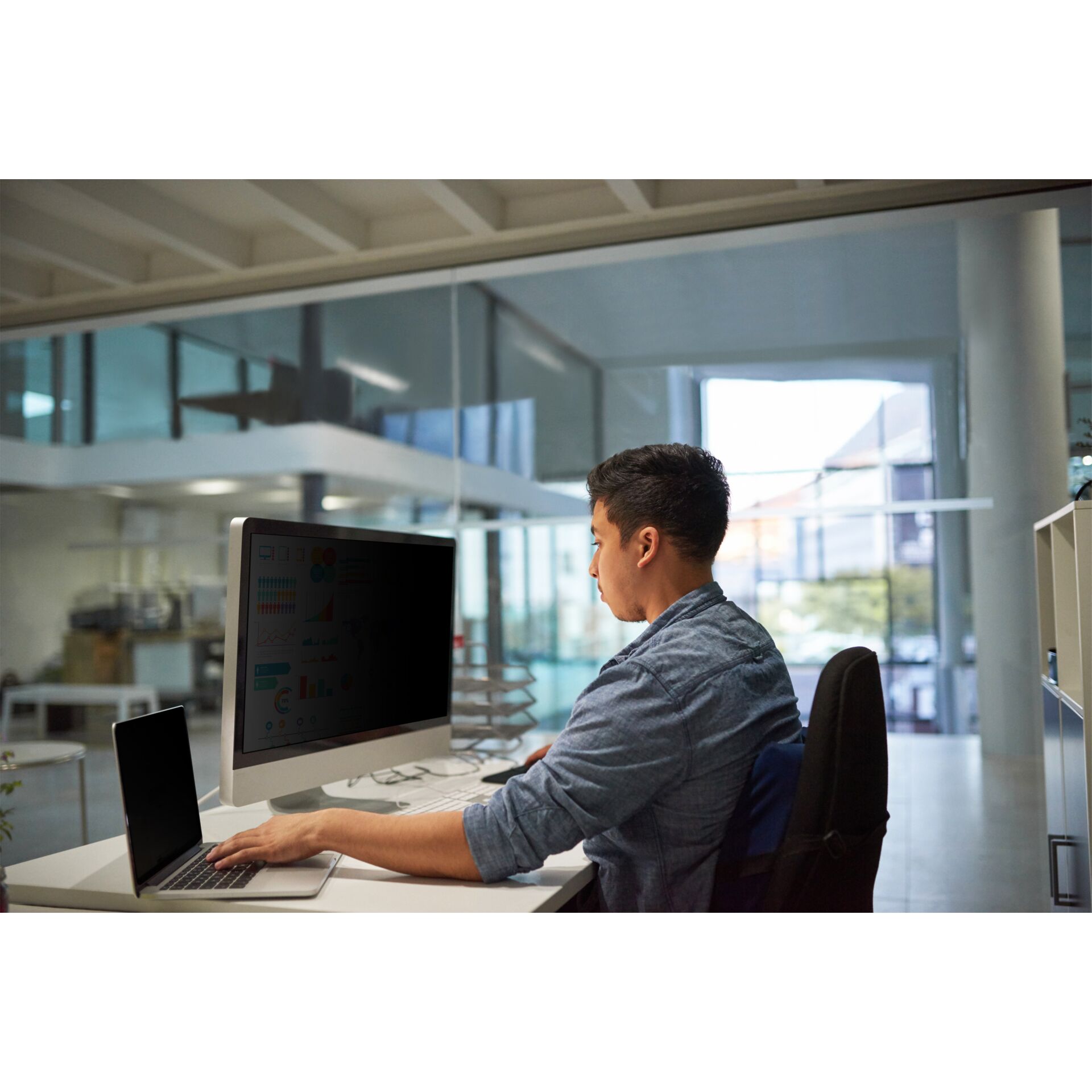 Tabelle, Schreibtisch, Person, Laptop, Überwachen, Tabelle, Schreibtisch, Person, Laptop, Überwachen