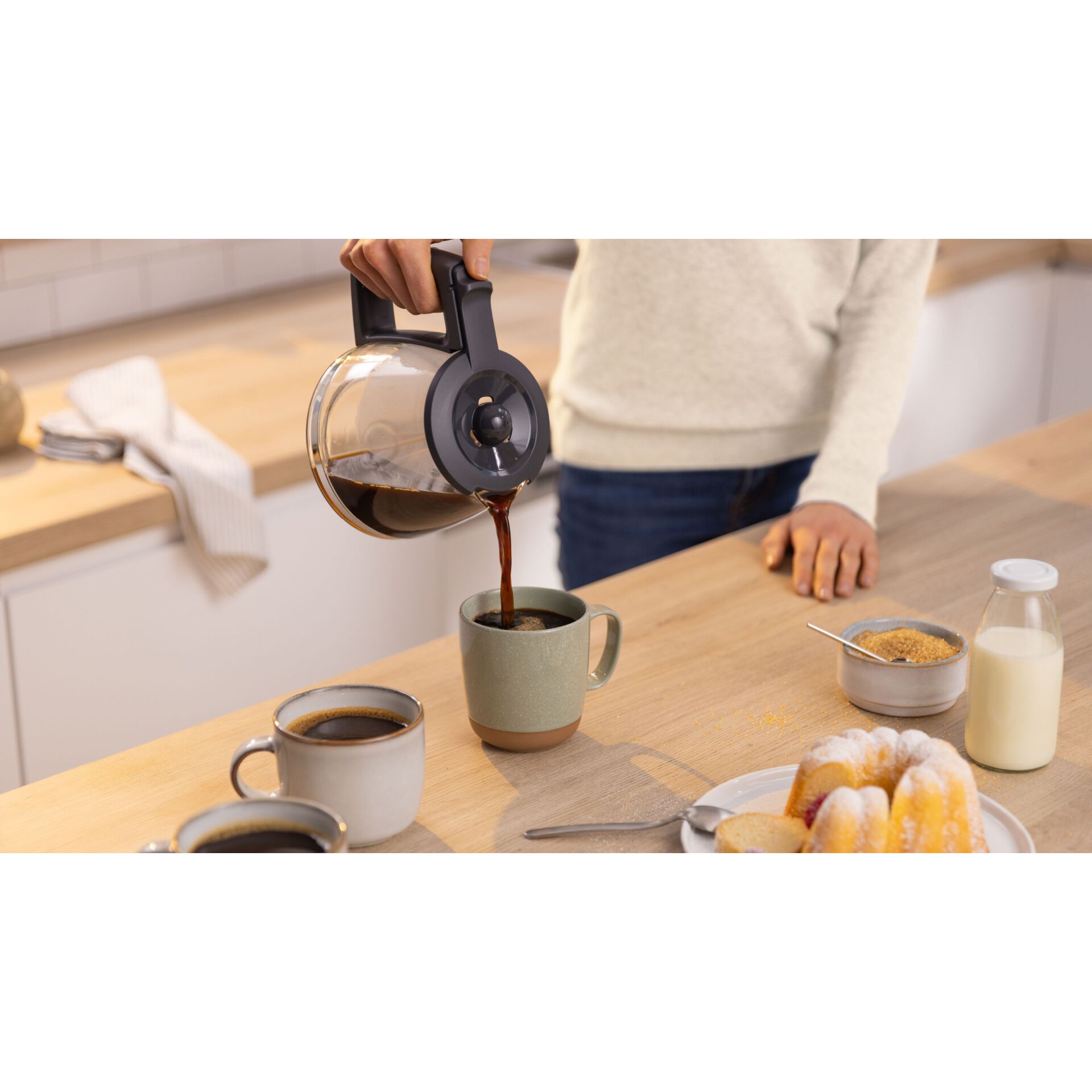 Pokal, Essen, Essen einschenken, Kaffeetasse, Milch