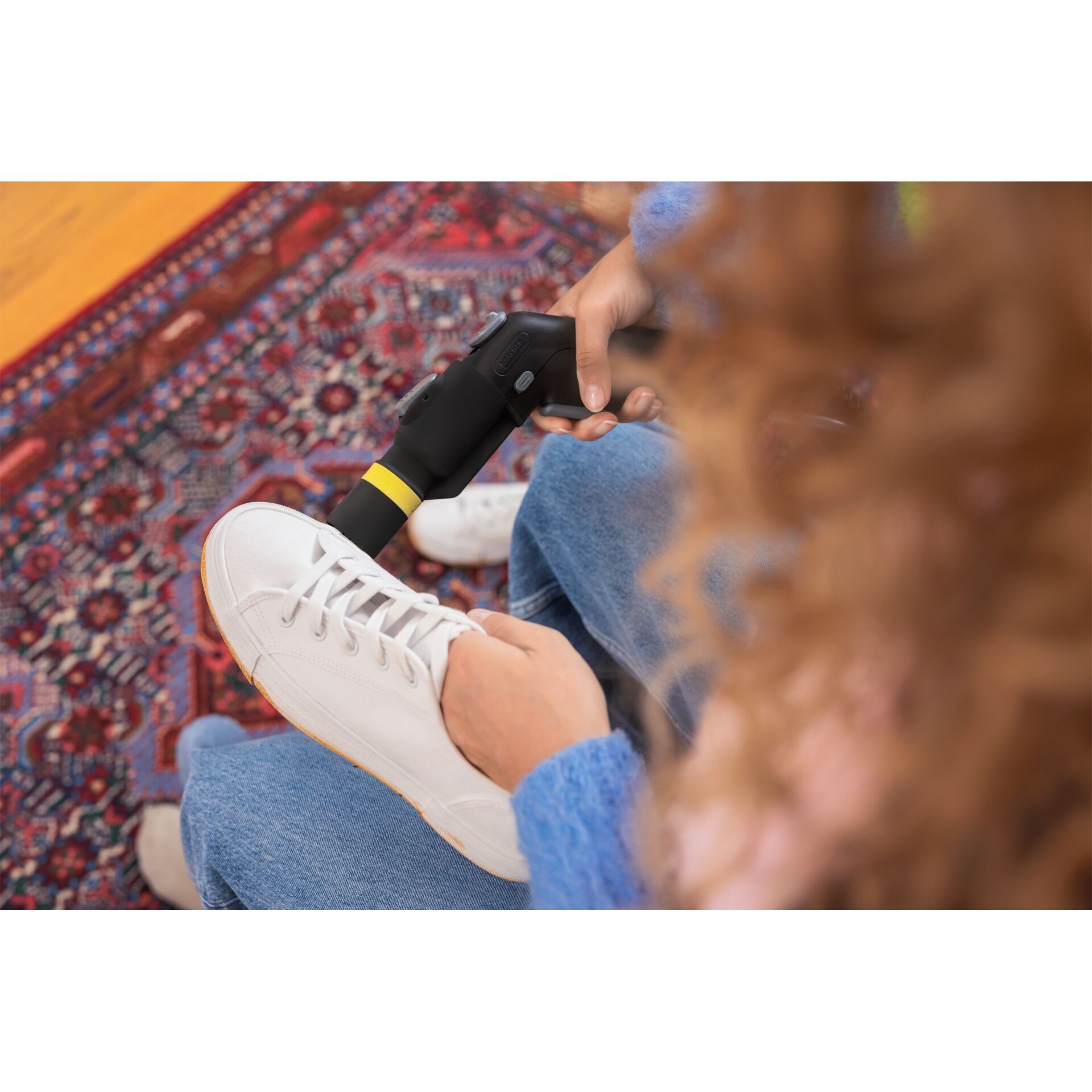 Schuhwerk, Schuh, Drinnen, Innenarchitektur, Person