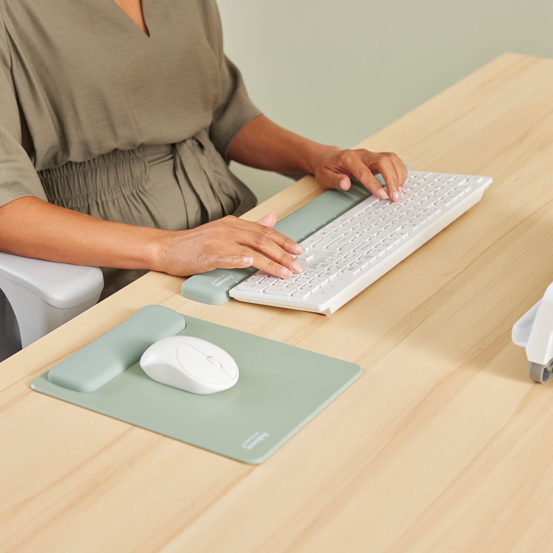 Tabelle, Computer-Tastatur, Person, Laptop, Schreibtisch